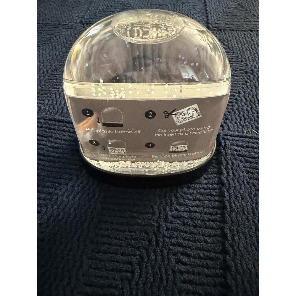 Snow globe Picture Frame - Picture 2 of 5